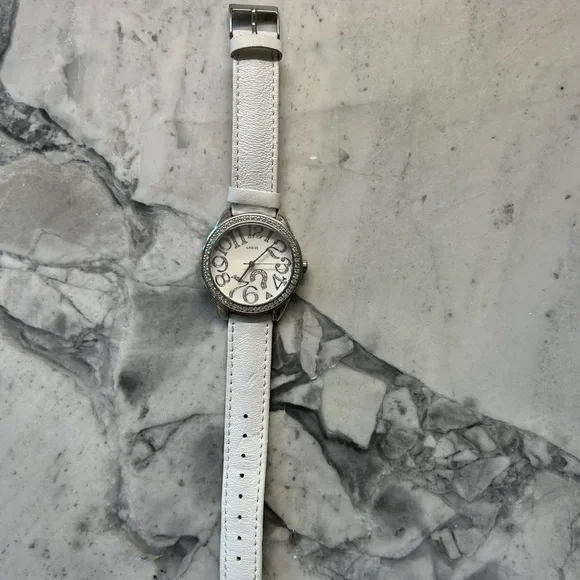Guess rhinestone/white watch NEW GUESS WHITE LEATHER STRAP WITH CRYSTAL RHINESTONE STUDDS  main image 2